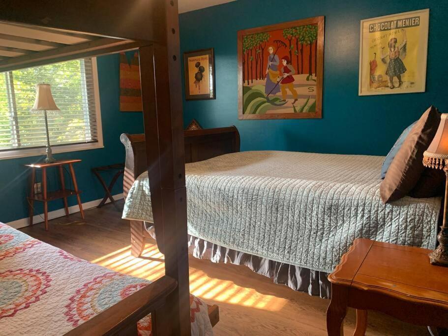 אתנס Family Friendly Downtown Home - Private Yard & Grill - Location, Location, Location! מראה חיצוני תמונה