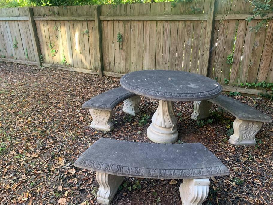 אתנס Family Friendly Downtown Home - Private Yard & Grill - Location, Location, Location! מראה חיצוני תמונה