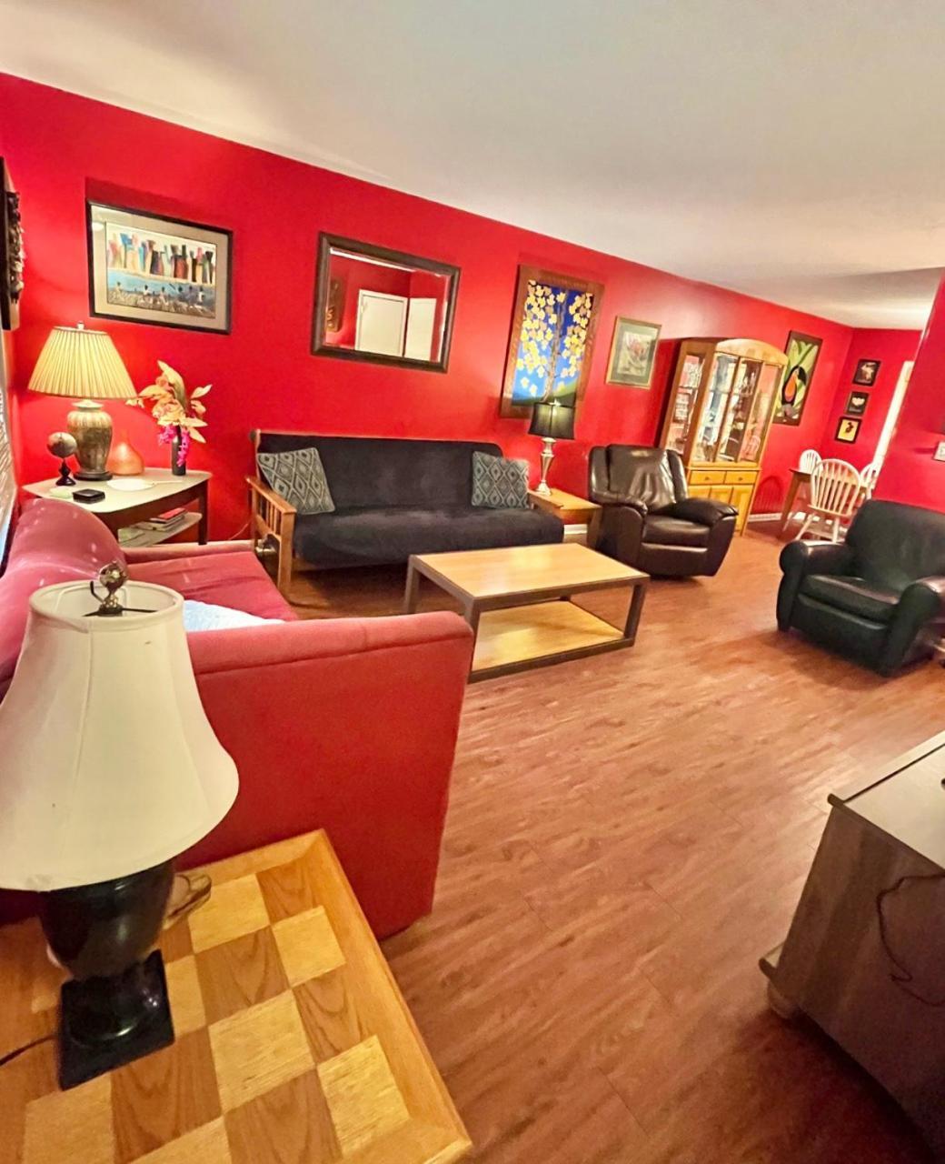 אתנס Family Friendly Downtown Home - Private Yard & Grill - Location, Location, Location! מראה חיצוני תמונה