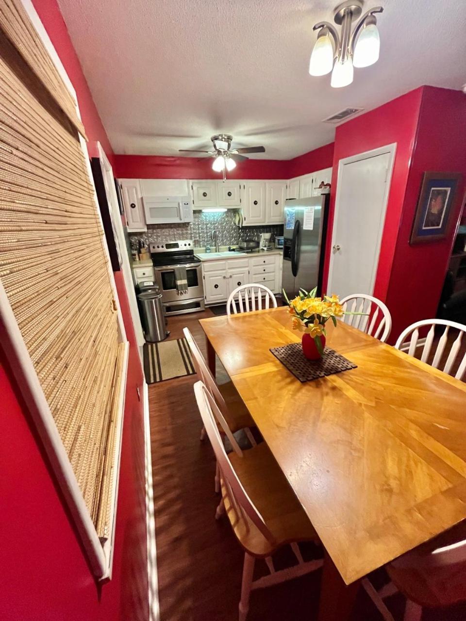 אתנס Family Friendly Downtown Home - Private Yard & Grill - Location, Location, Location! מראה חיצוני תמונה