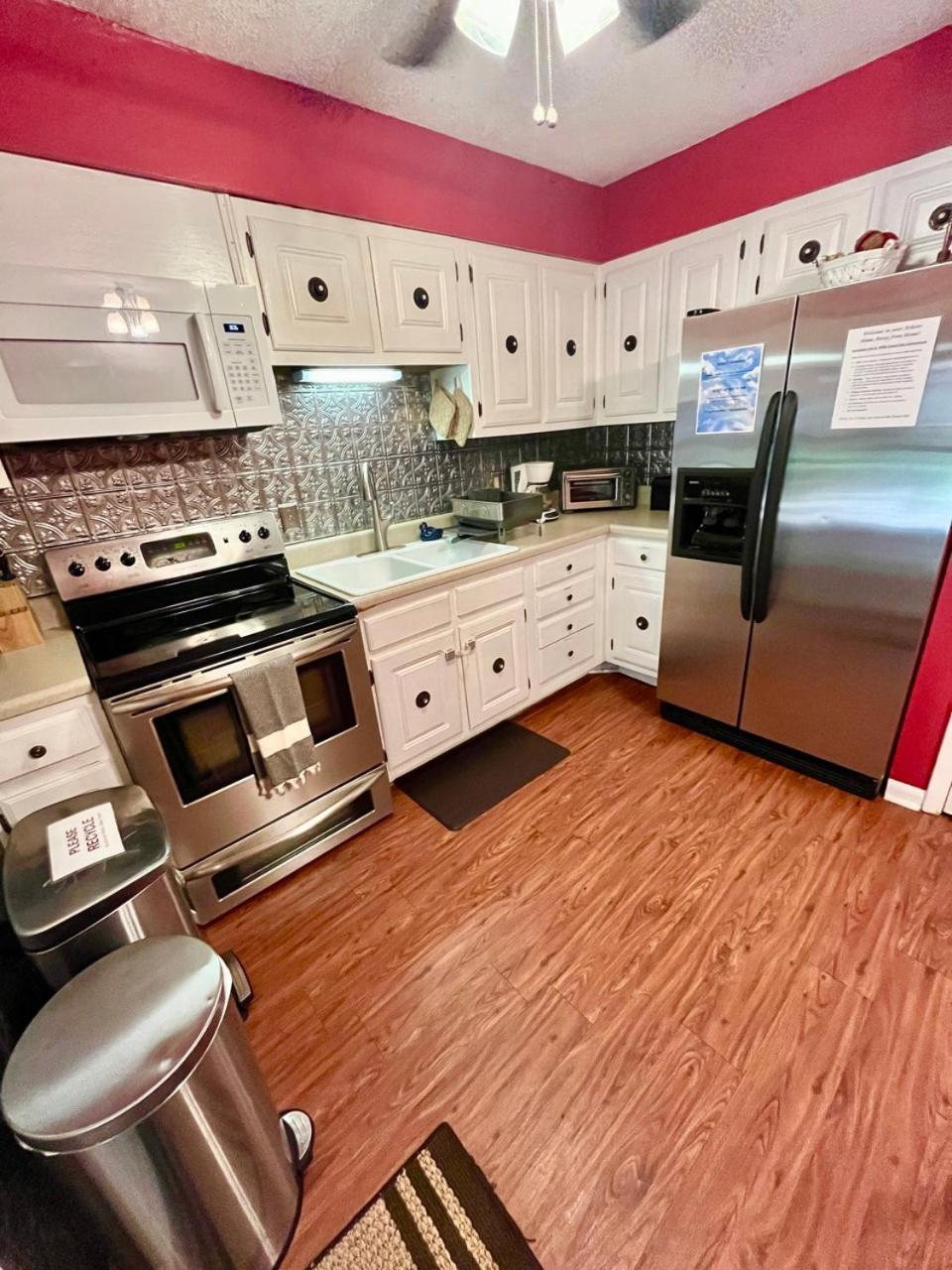 אתנס Family Friendly Downtown Home - Private Yard & Grill - Location, Location, Location! מראה חיצוני תמונה